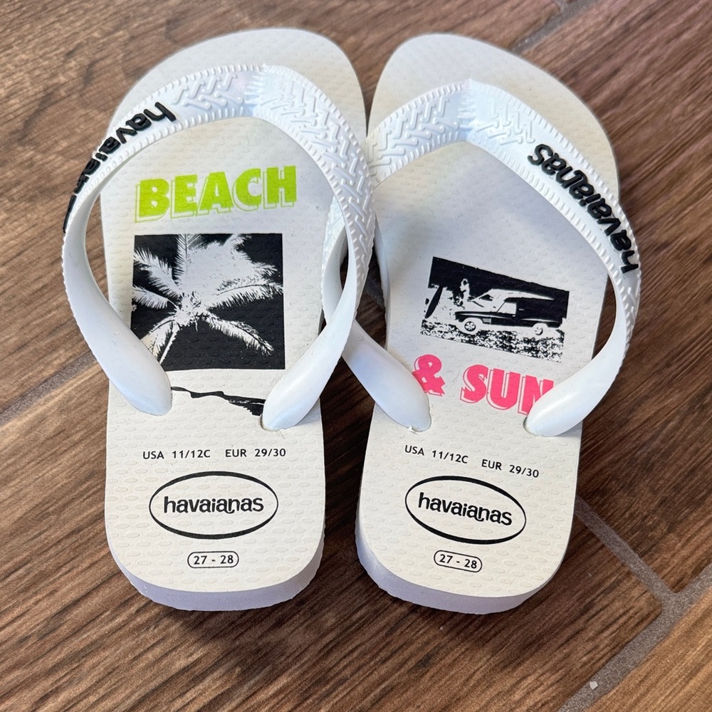Havaianas White Flip Flops with Beach Design